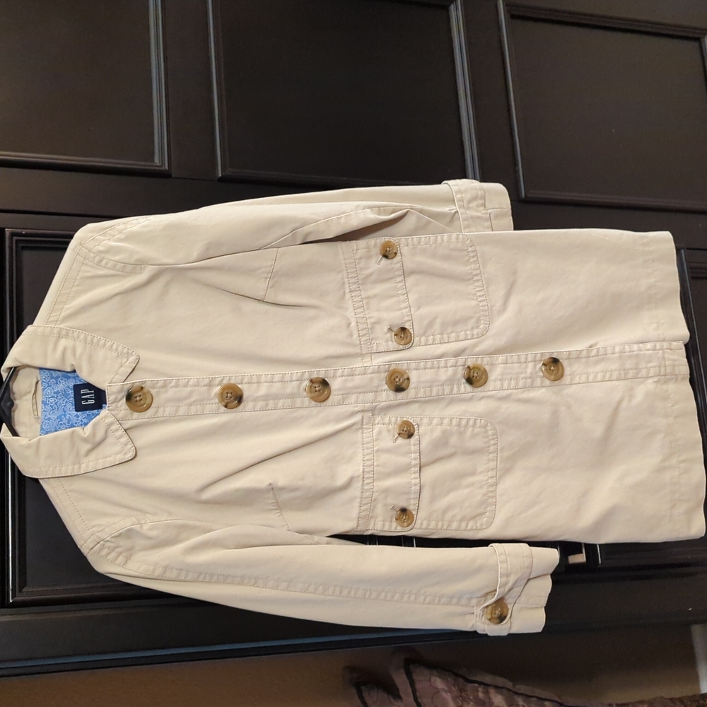 Gap trench coat